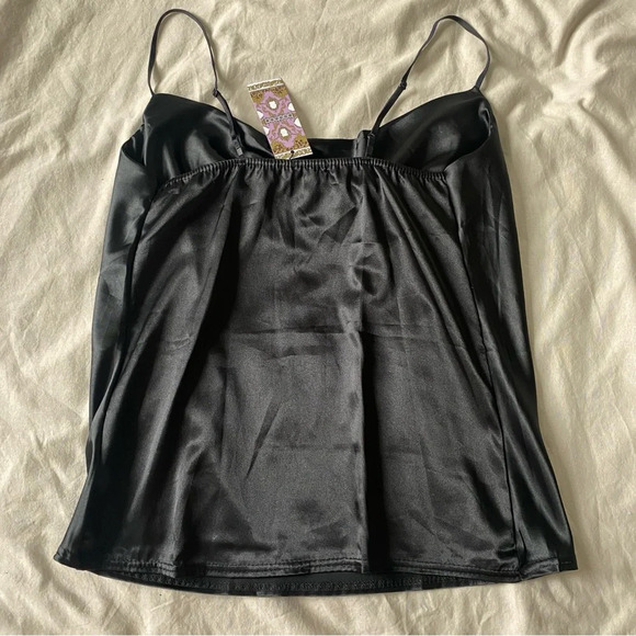 NWT Boohoo Black Satin Cowl Neck Top - Picture 4 of 4